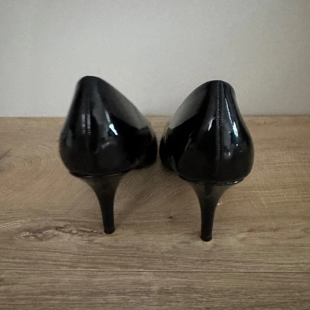 Simply Be Shoes Black Patent Leather Pointed Toe Gold Cap Heel Dress Pump Size 7